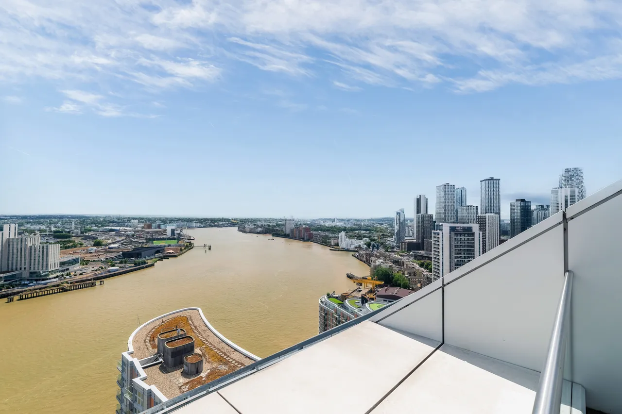 Fairmont Avenue, London, E14, photo 2