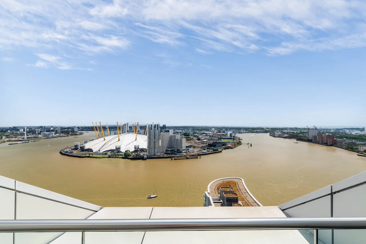 Fairmont Avenue, London, E14, photo 42