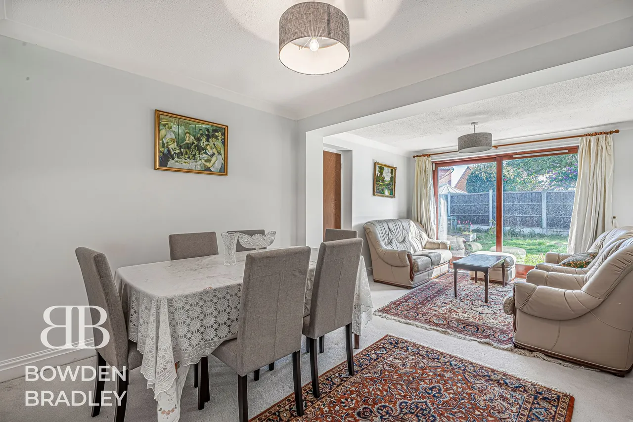 Peel Place, Clayhall, IG5, photo 4