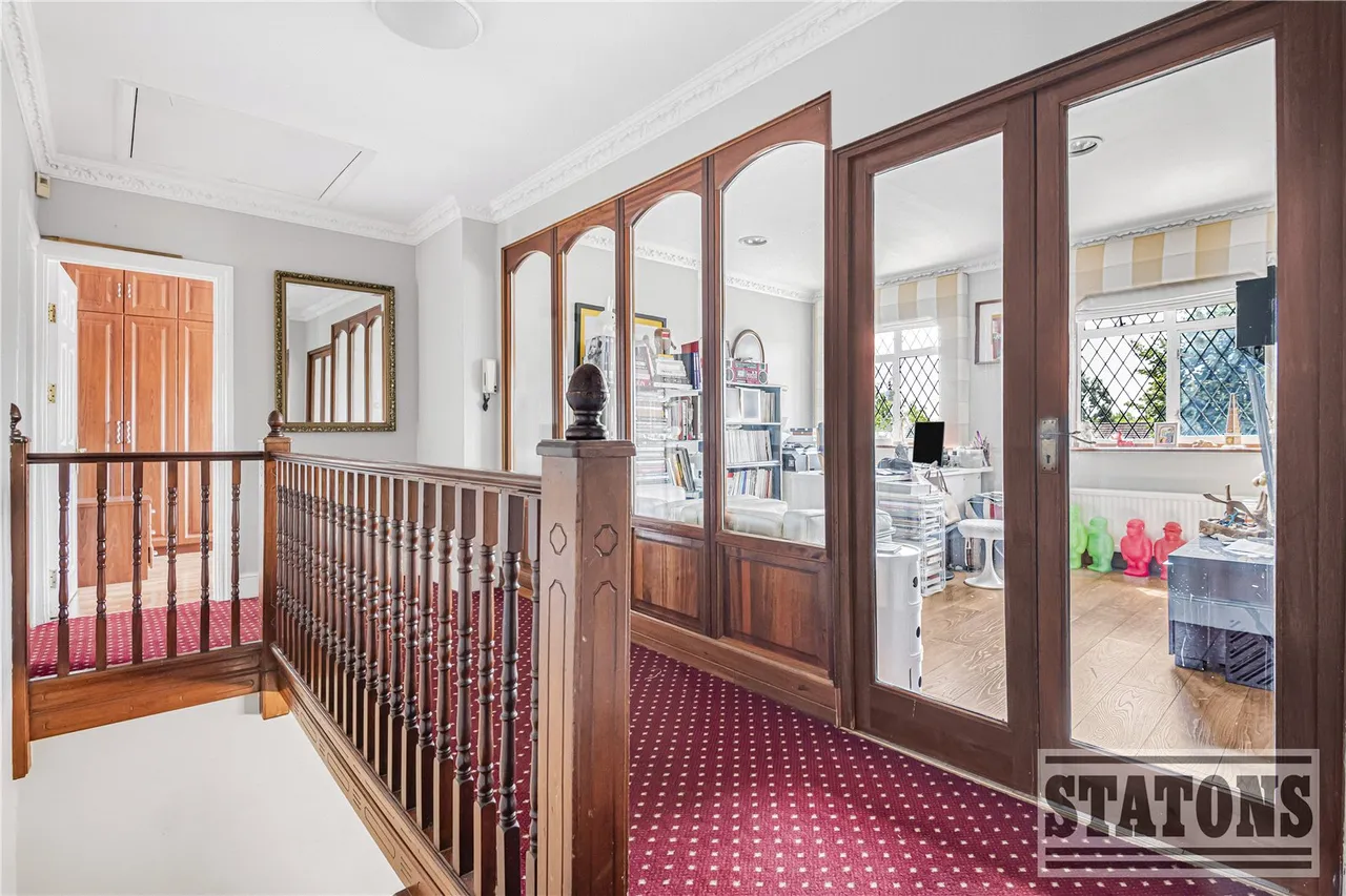 Greenbrook Avenue, Hadley Wood, EN4 0LS, photo 12
