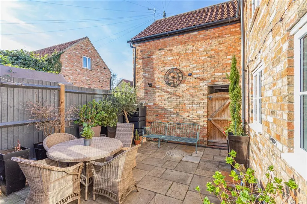 Wisbech Road, Thorney, PE6, photo 2