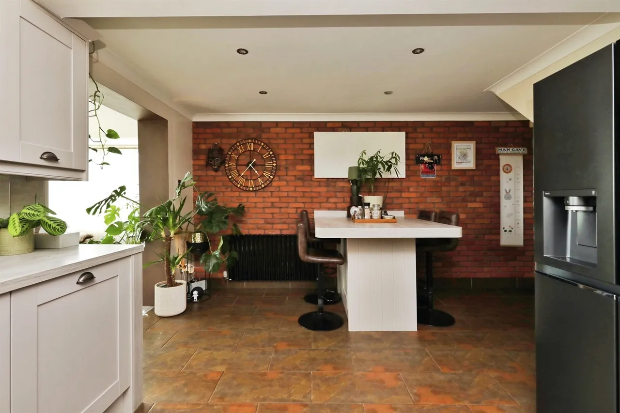 Bracken Way, Harworth, DONCASTER, photo 6