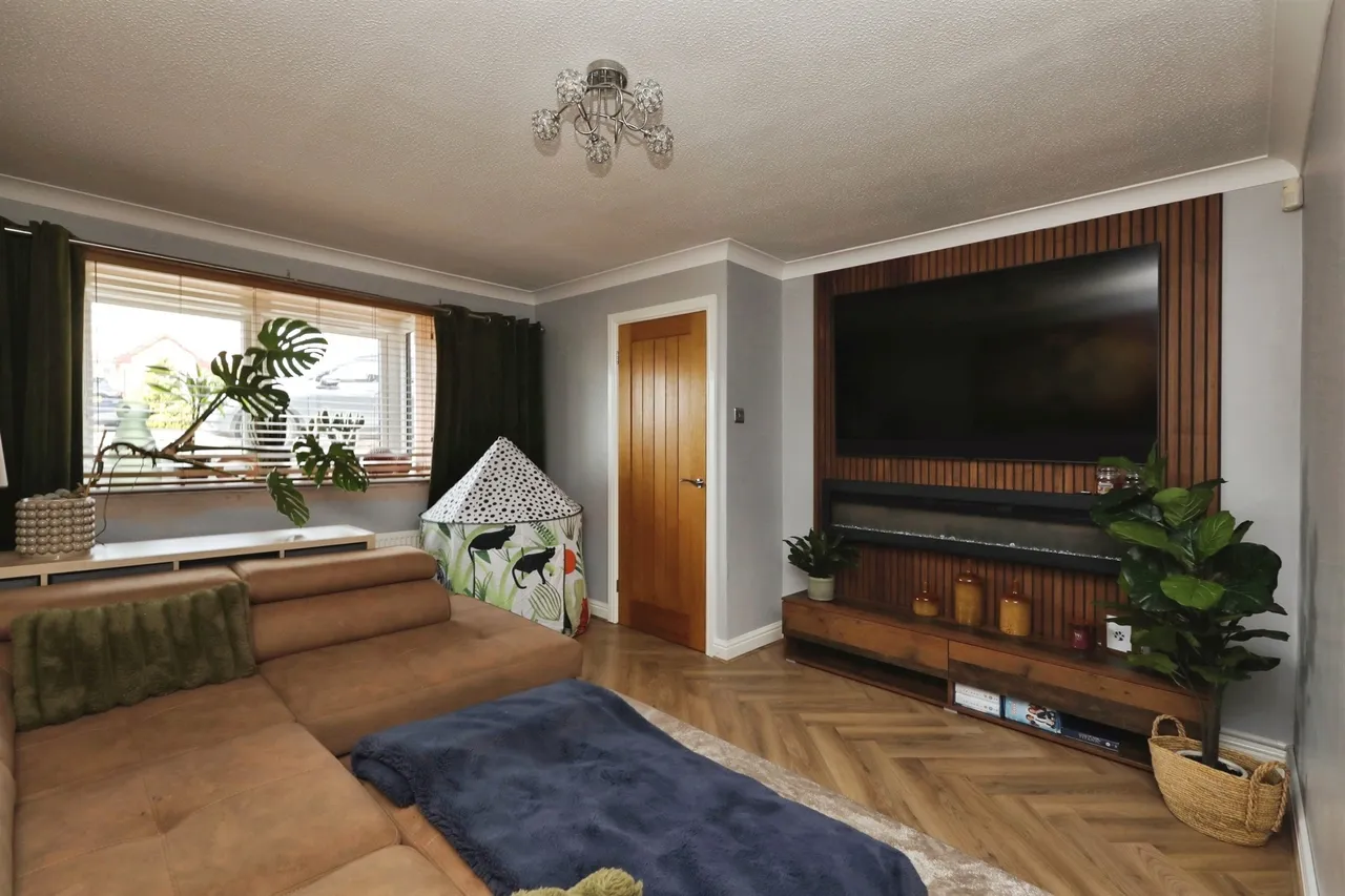 Bracken Way, Harworth, DONCASTER, photo 3