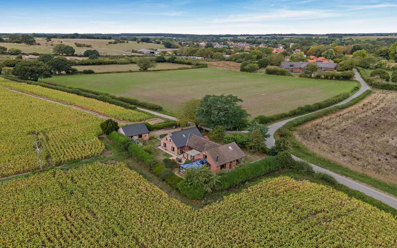 4 bed house for sale — Easthaugh Road, Lyng, Norwich, Norfolk, NR9 5LL