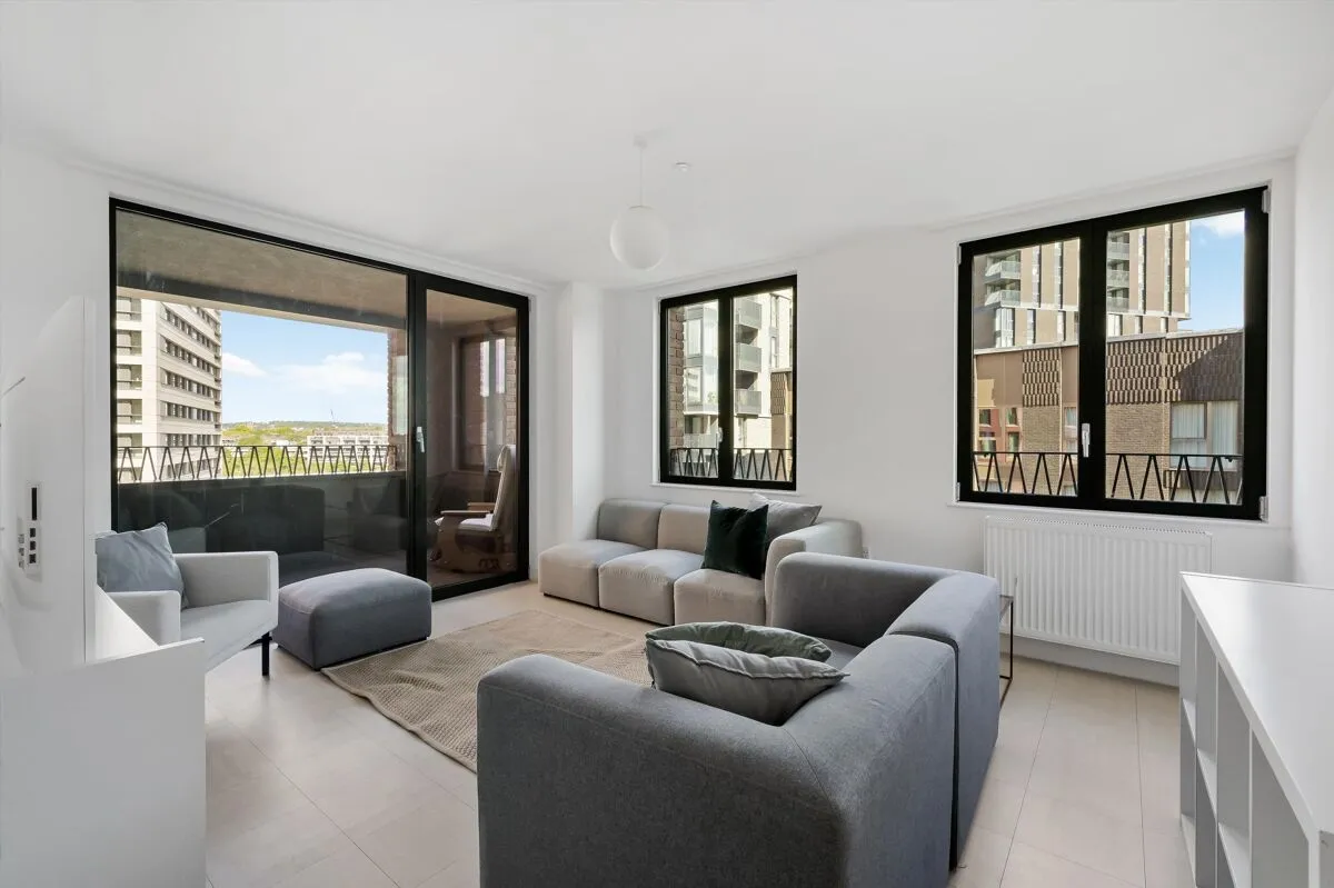 3 bed flat to rent, York Way, London, N1C