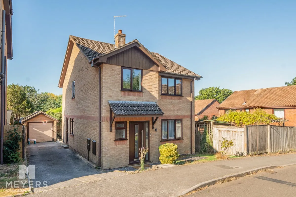 4 bed house for sale, Blaney Way, Corfe Mullen, BH21