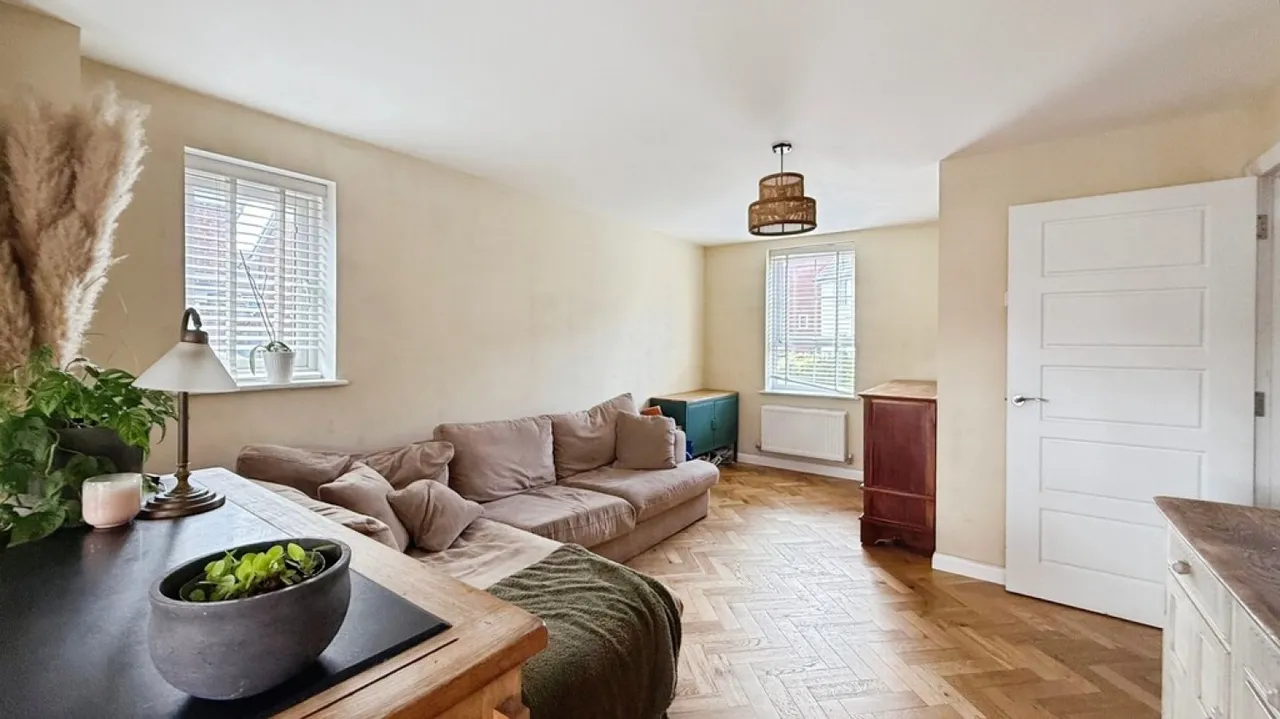 Gilhespy Way, Westbury, photo 9