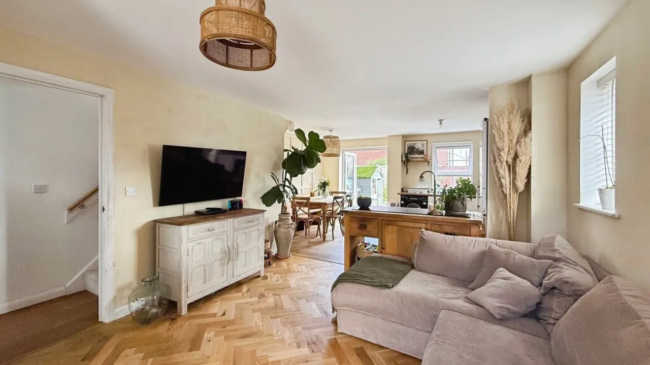 Gilhespy Way, Westbury, photo 8