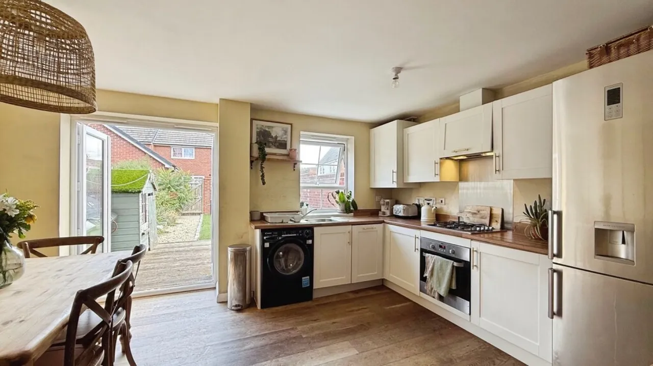 Gilhespy Way, Westbury, photo 5