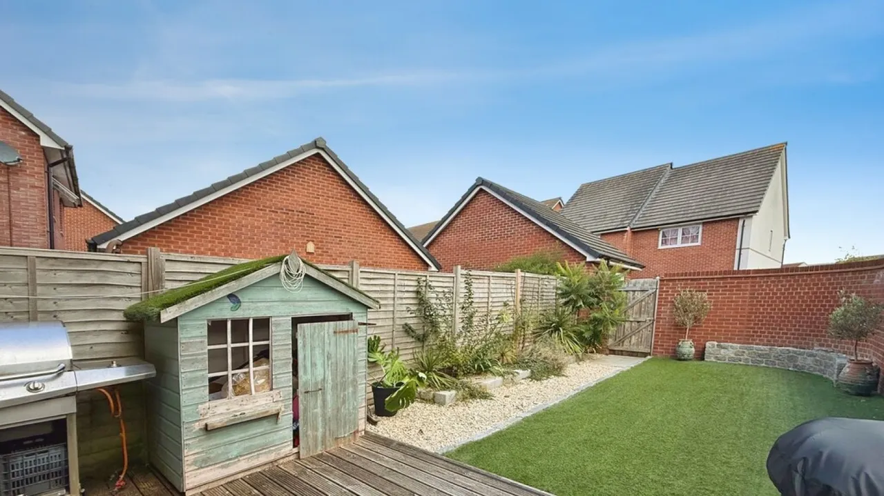 Gilhespy Way, Westbury, photo 2