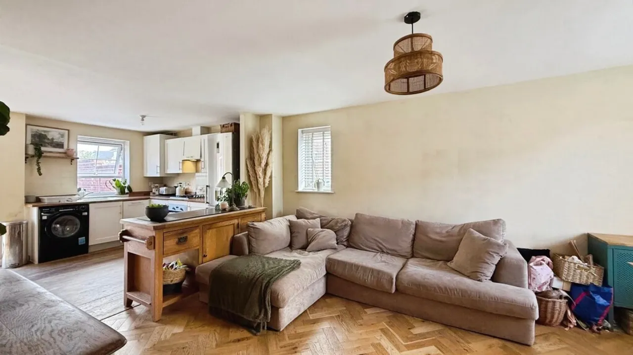 Gilhespy Way, Westbury, photo 7
