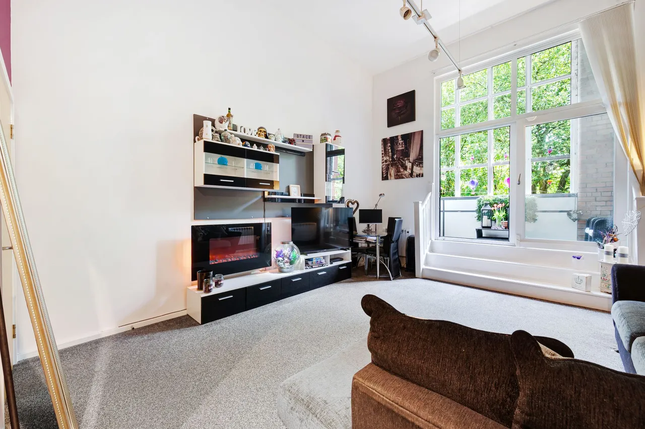 Blackburn Road, Bolton, photo 6