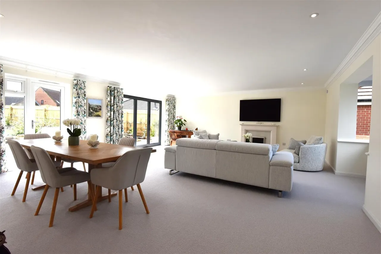Swallowfields, Gillingham, Dorset SP8 4US, photo 6