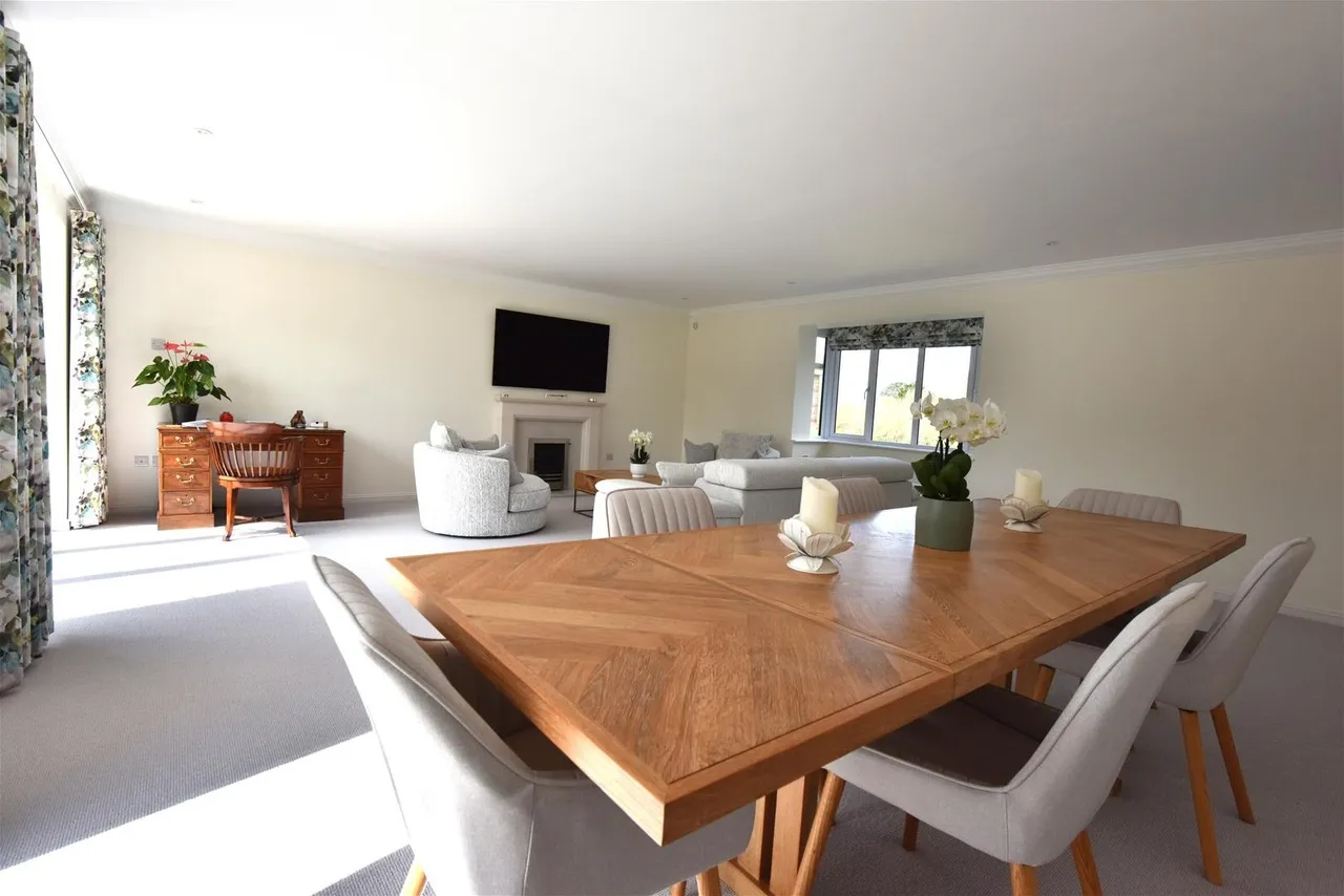 Swallowfields, Gillingham, Dorset SP8 4US, photo 5