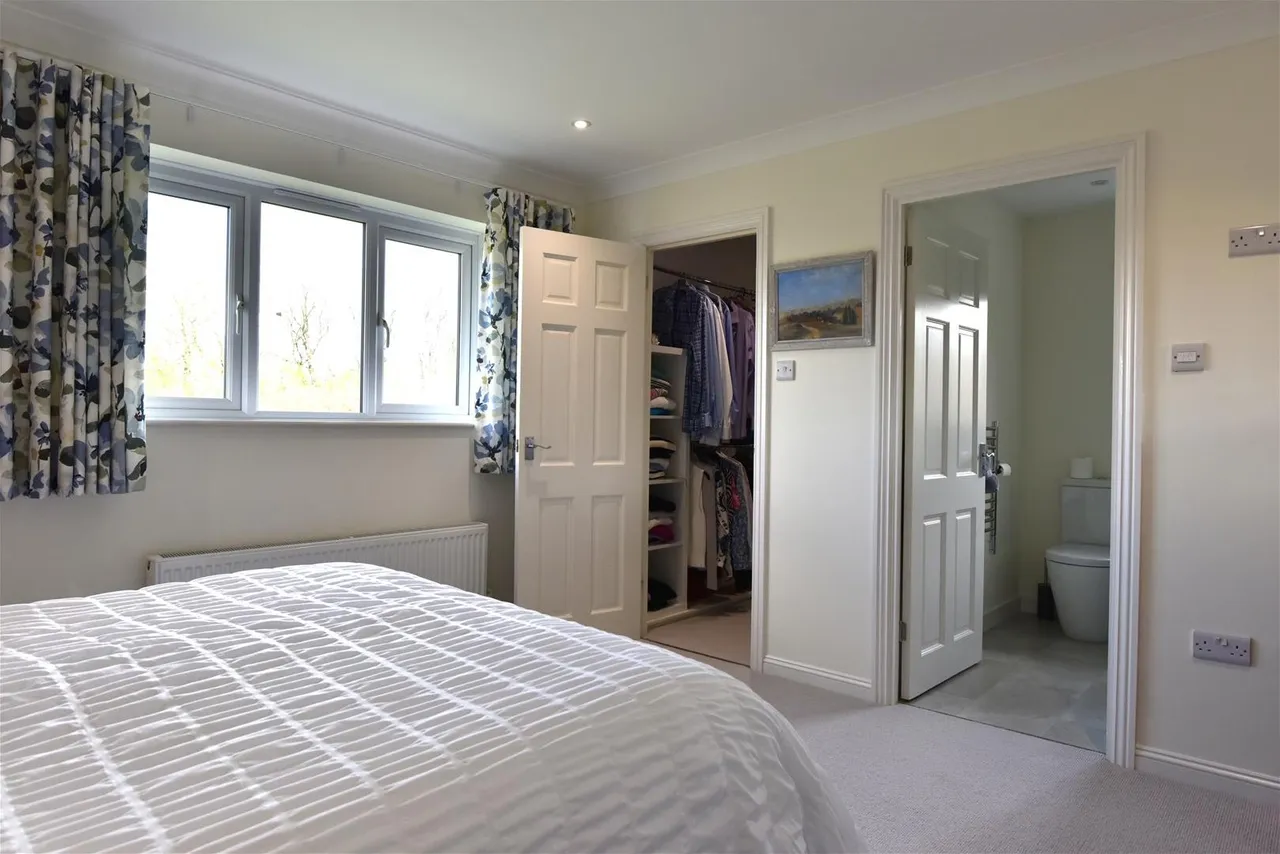 Swallowfields, Gillingham, Dorset SP8 4US, photo 10