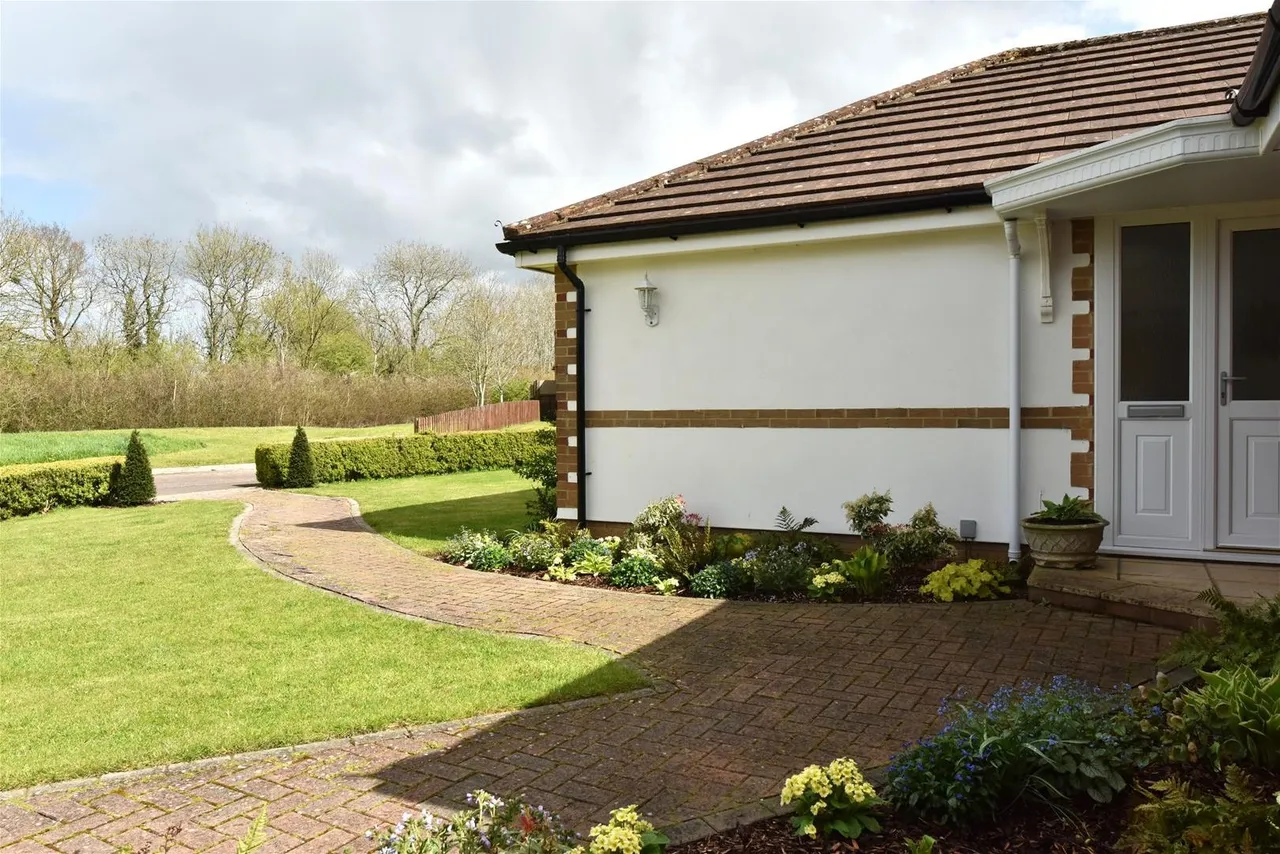 Swallowfields, Gillingham, Dorset SP8 4US, photo 16