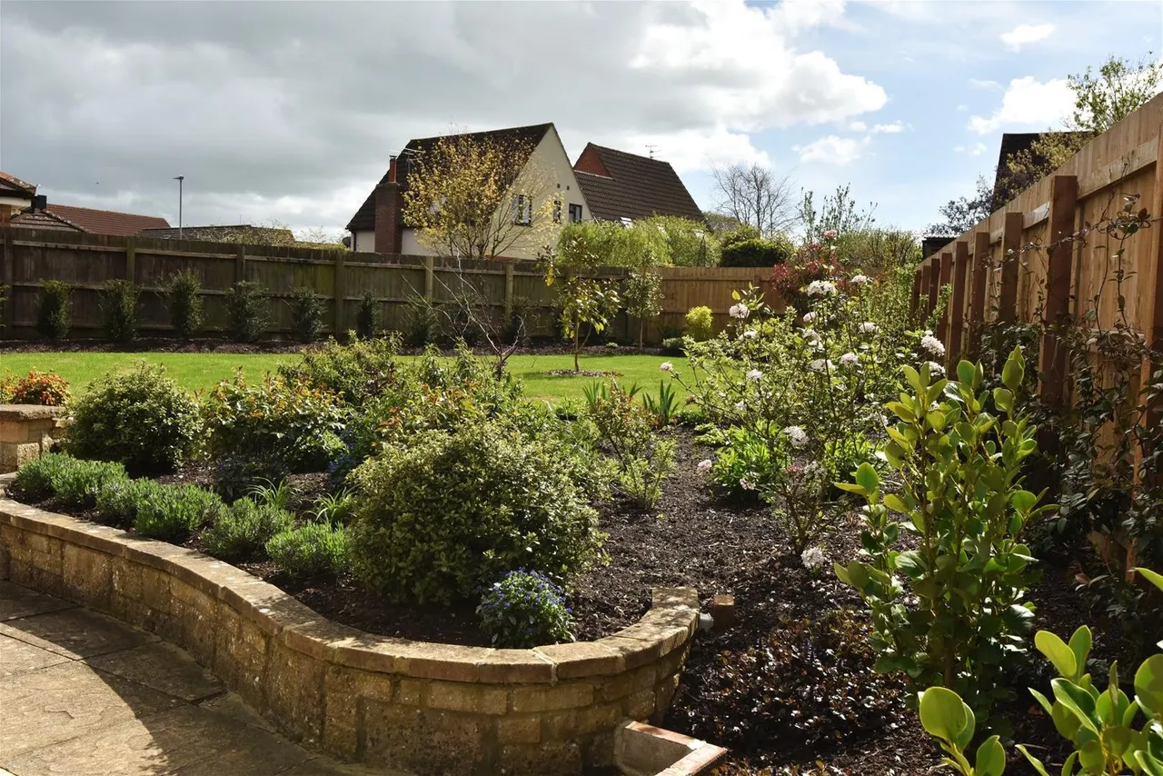 Swallowfields, Gillingham, Dorset SP8 4US, photo 14