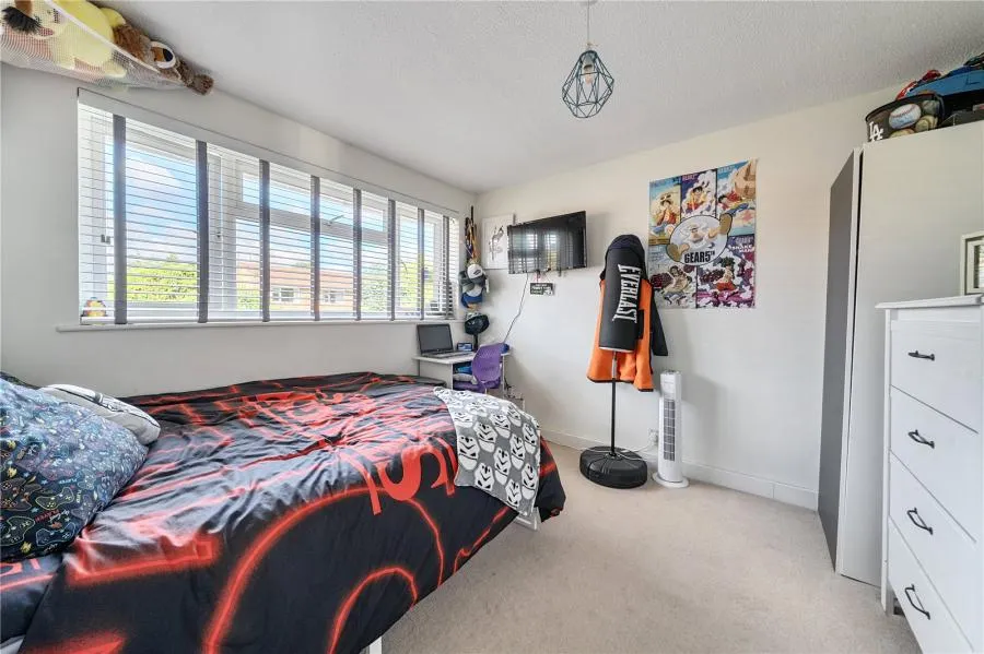 Ullswater Close, Lightwater, GU18, photo 15