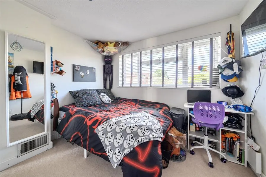 Ullswater Close, Lightwater, GU18, photo 16