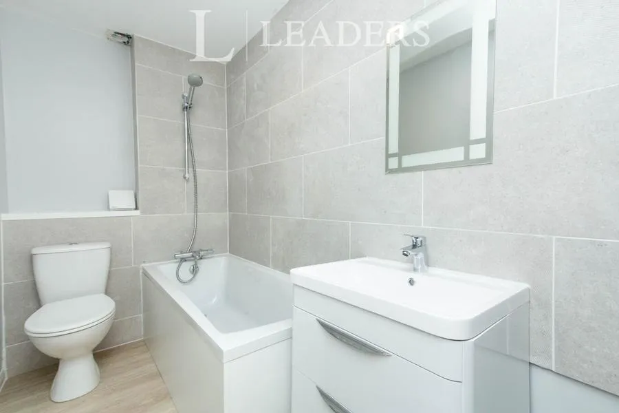 Townsend Lane, Woking, GU22, photo 8