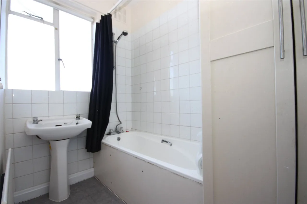 2 bed flat to rent — Southbourne Grove, Southbourne, Bournemouth, Dorset, BH6