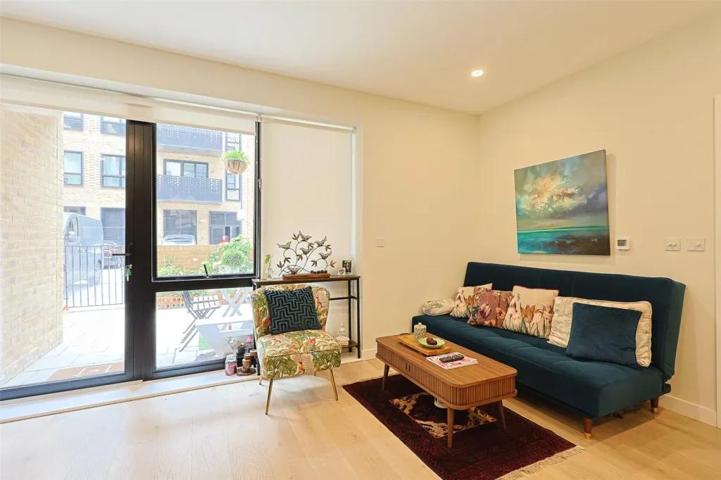 Middle Road, Ealing, W7, photo 7