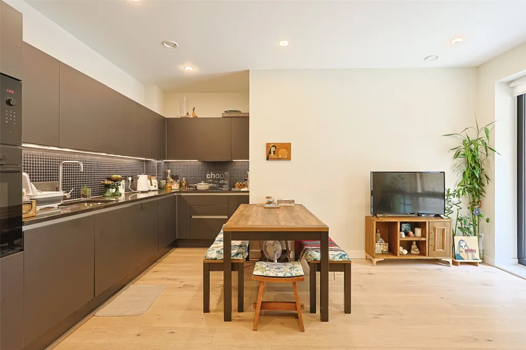 Middle Road, Ealing, W7, photo 12