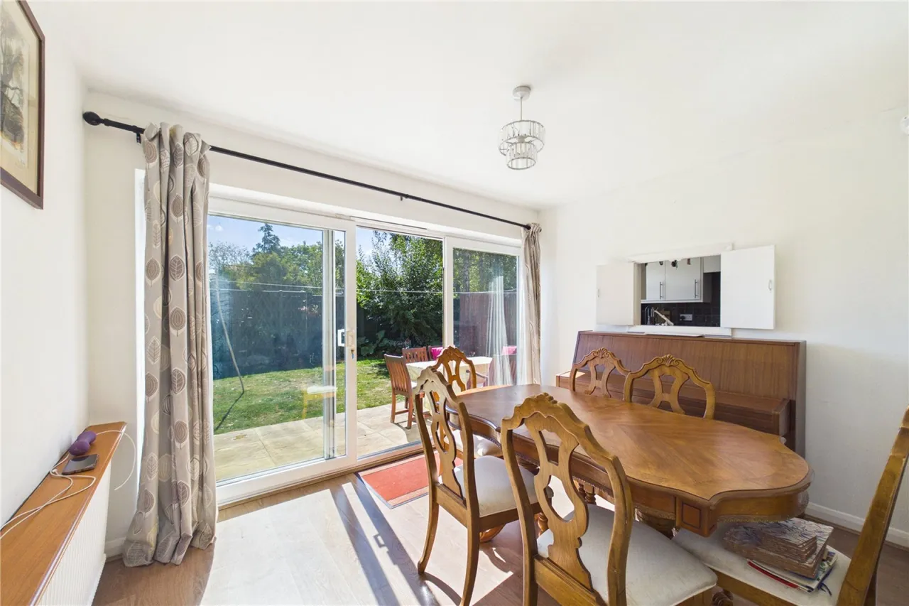 Garlands Close, Burghfield Common, RG7, photo 5