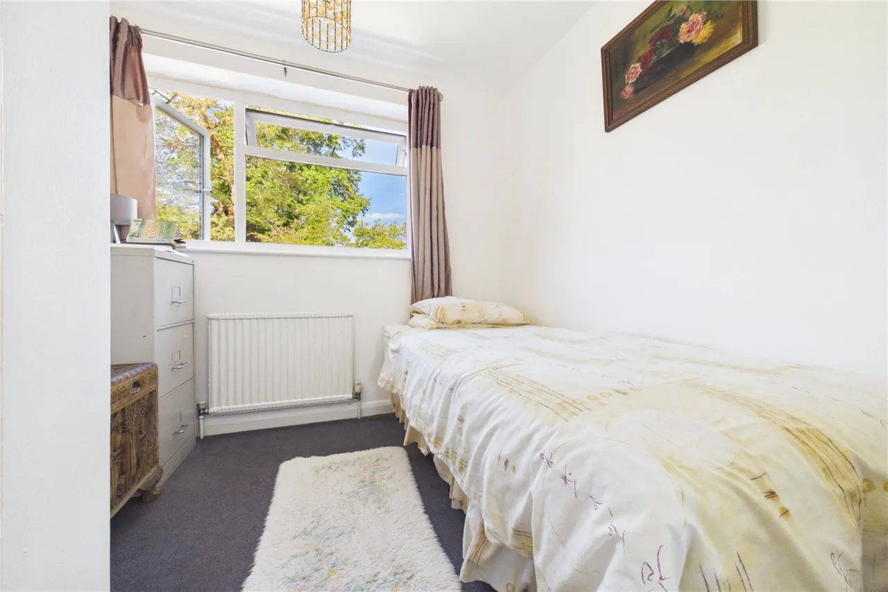 Garlands Close, Burghfield Common, RG7, photo 8