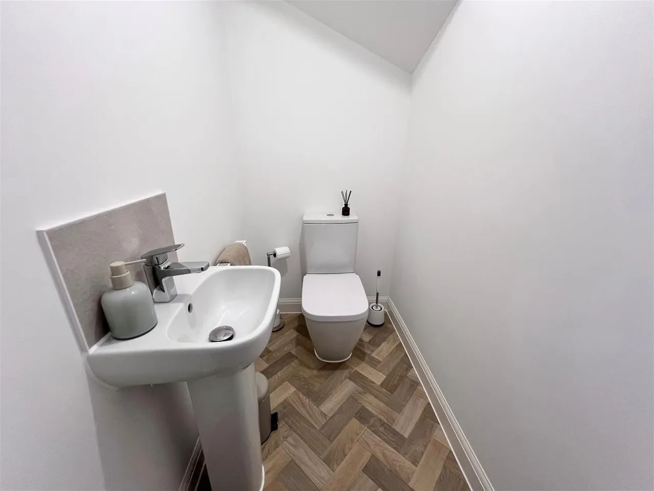 Great Barton Hill Road, Gillingham, SP8, photo 4