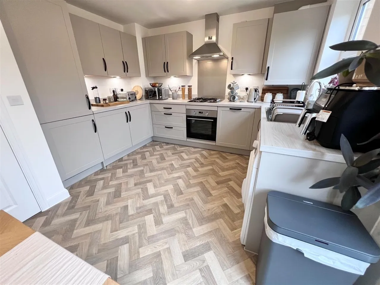 Great Barton Hill Road, Gillingham, SP8, photo 12