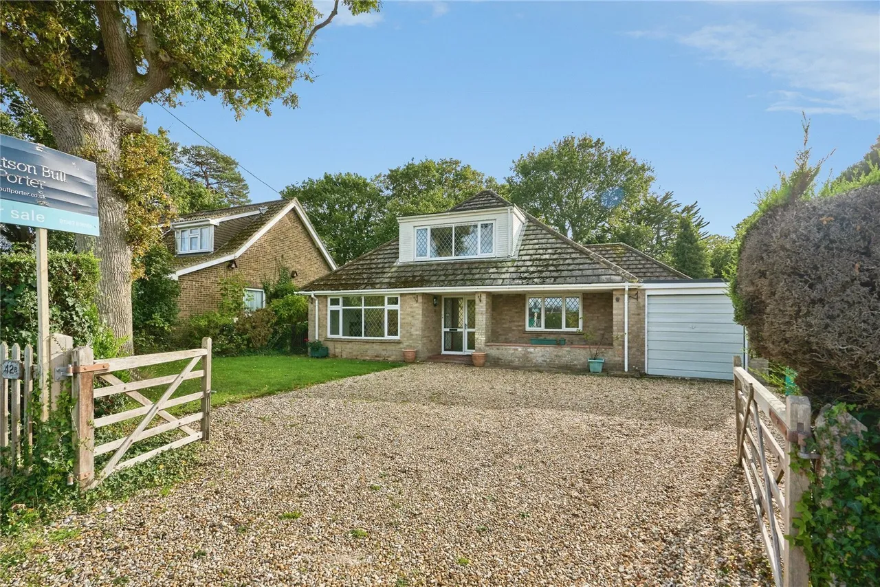 4 bed house for sale, Forest Road, Winford, PO36