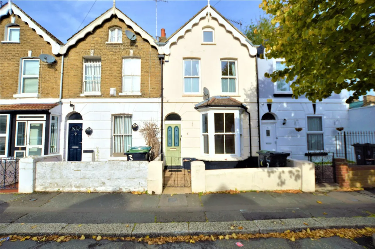 3 bed house to rent, St Andrews Road, Gravesend, DA12