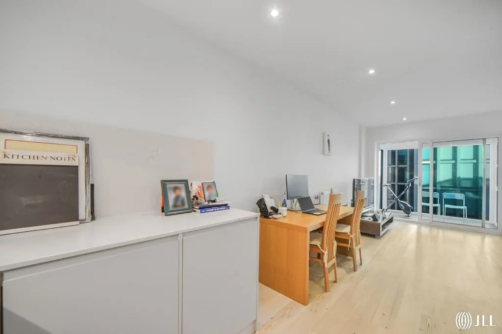 Jupp Road West, London, E15, photo 12