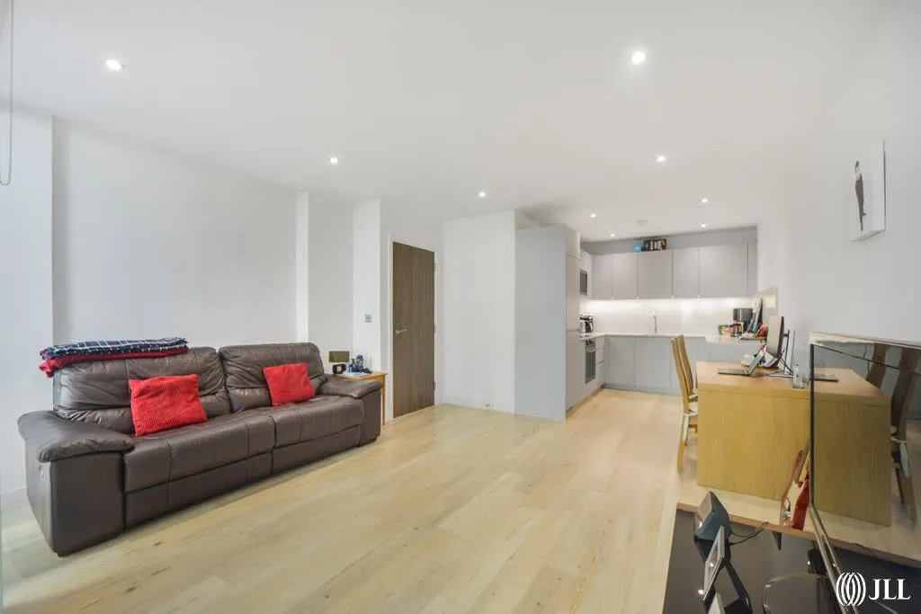 Jupp Road West, London, E15, photo 10