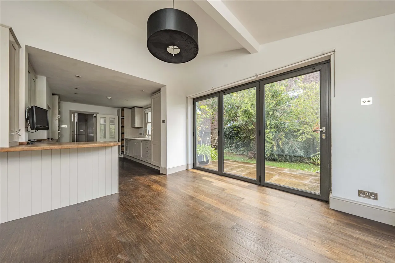 Trinity Road, Wimbledon, photo 2