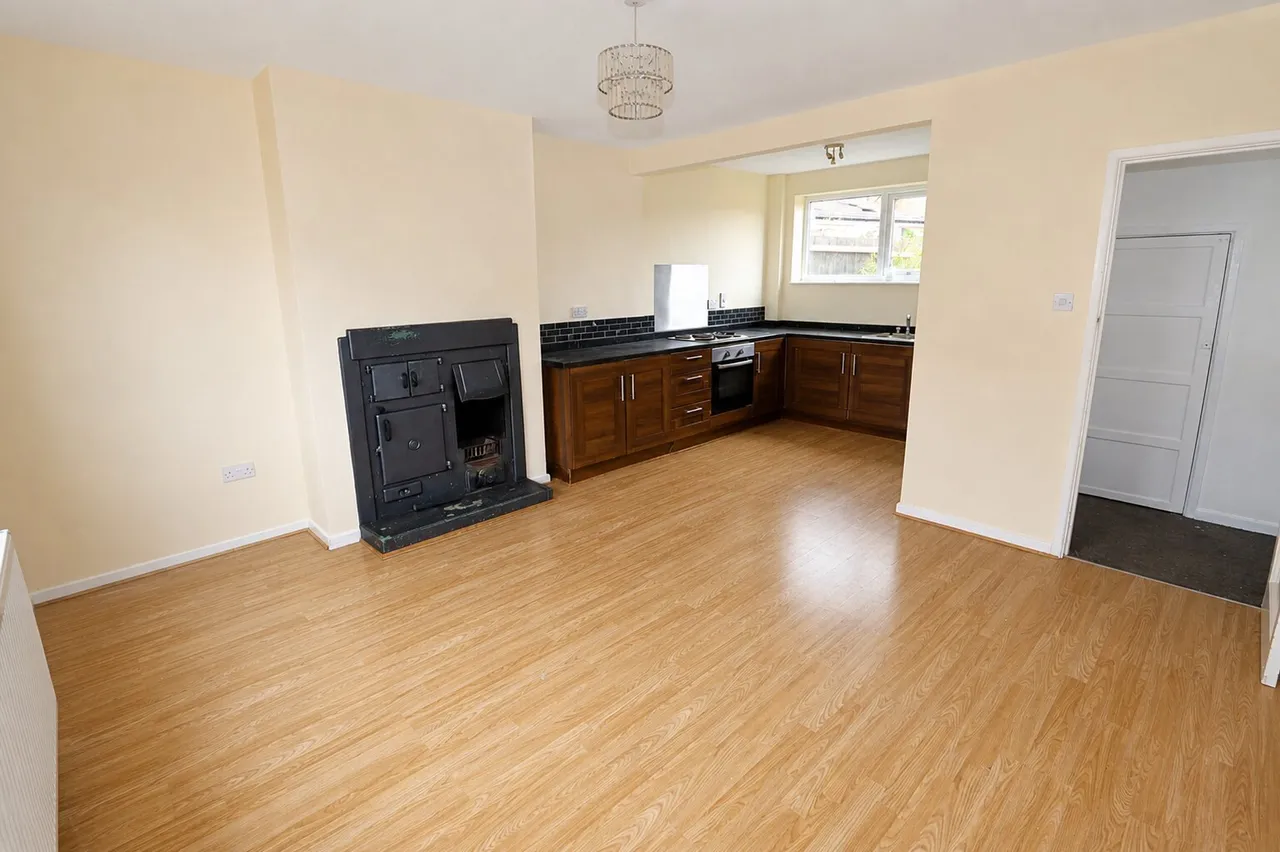 Manor Road, Rothwell, NN14, photo 4
