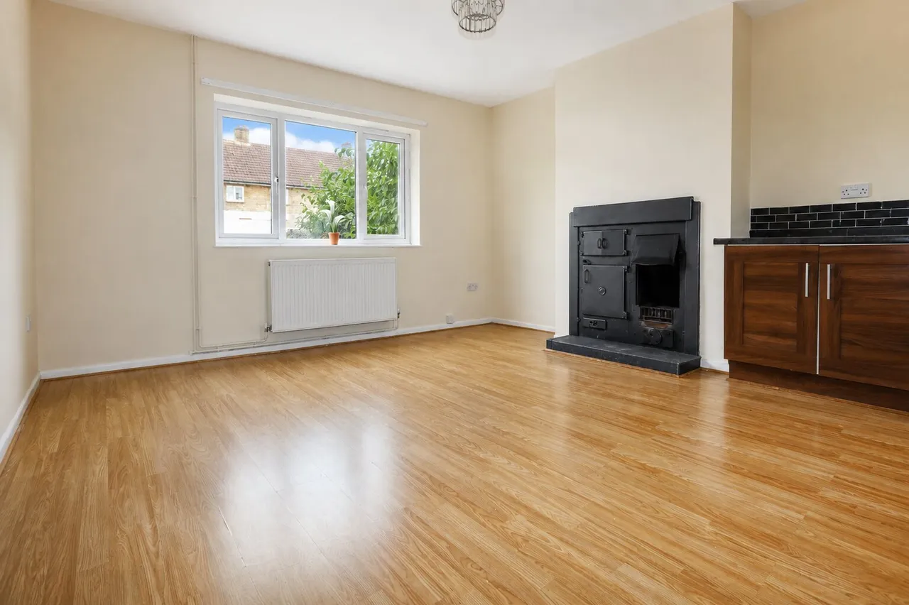 Manor Road, Rothwell, NN14, photo 6