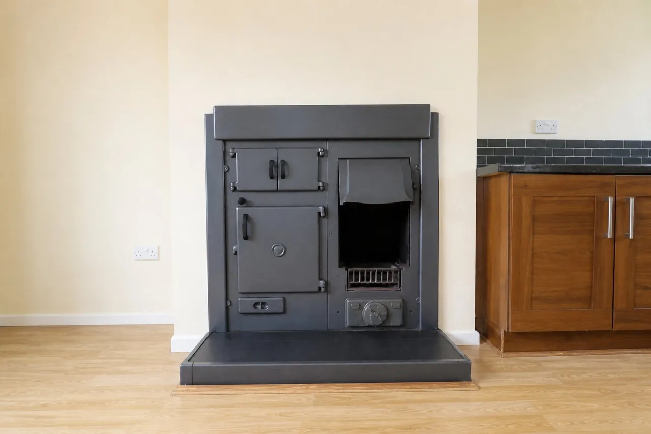Manor Road, Rothwell, NN14, photo 8