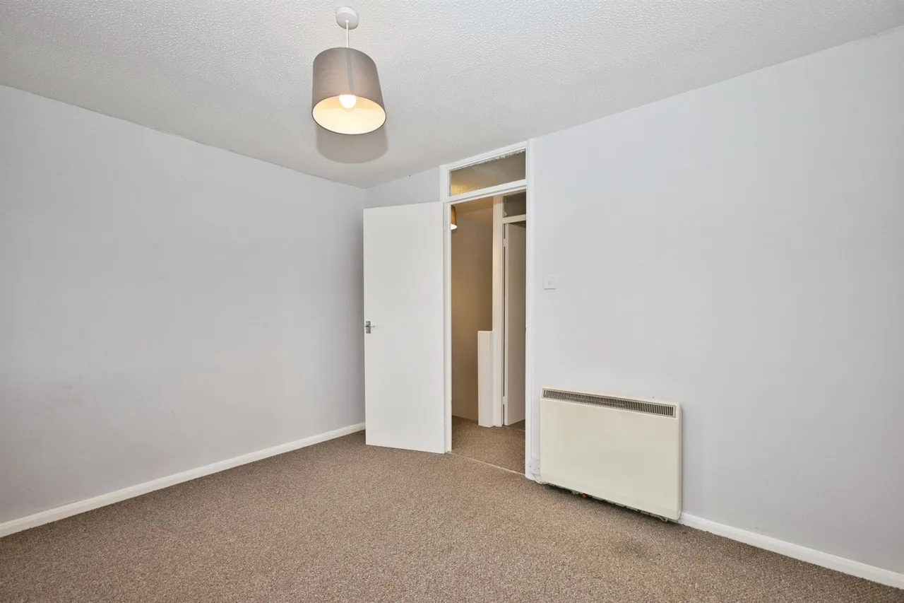 Cavalier Close, Yeovil, photo 8