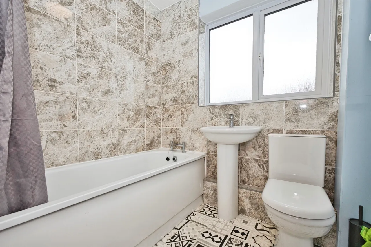 Cavalier Close, Yeovil, photo 11