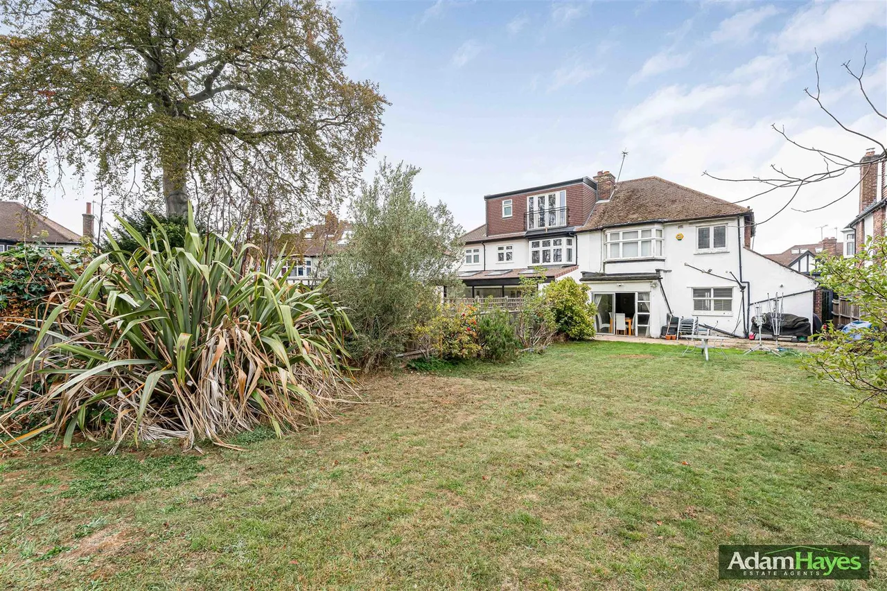 Abbots Gardens, East Finchley, N2, photo 5