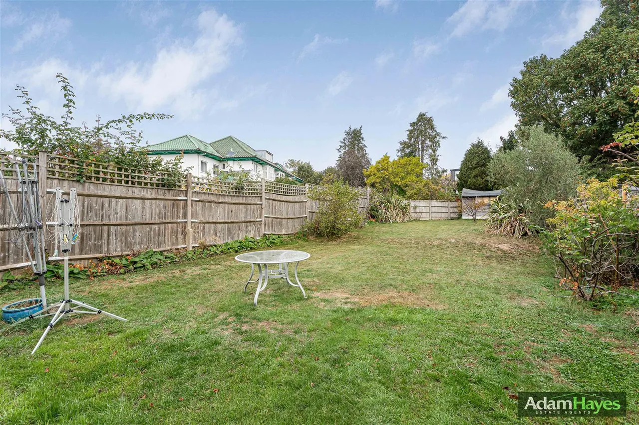 Abbots Gardens, East Finchley, N2, photo 24