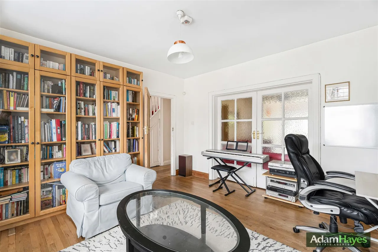 Abbots Gardens, East Finchley, N2, photo 8