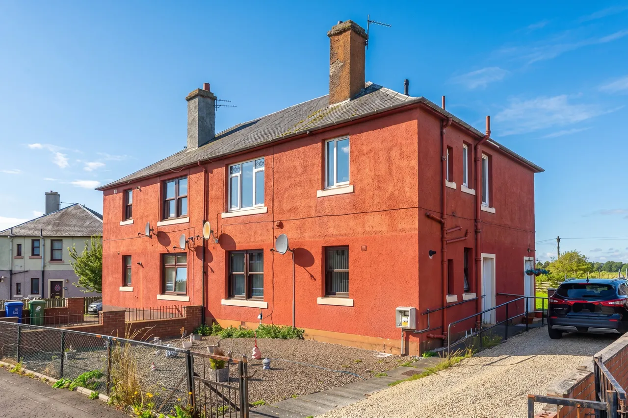 2 bed flat for sale, Gardiner Place, Newtongrange, EH22