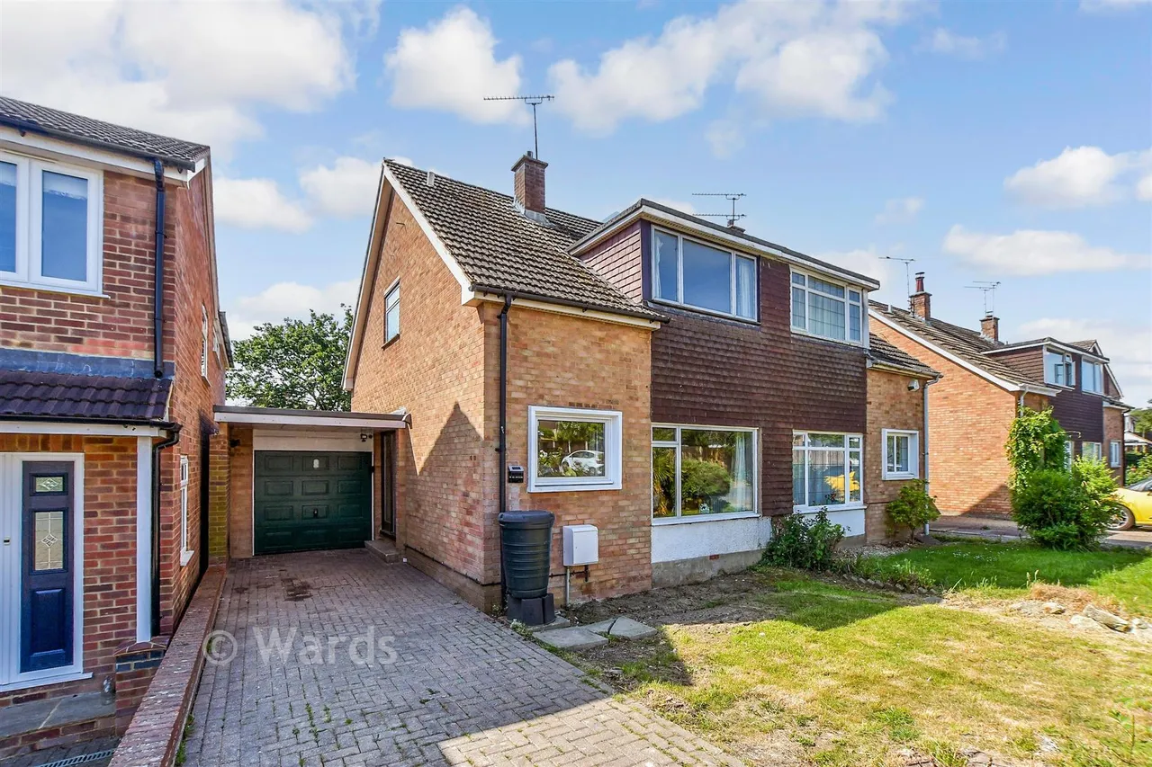 2 bed house for sale, Bankfields, Headcorn, TN27