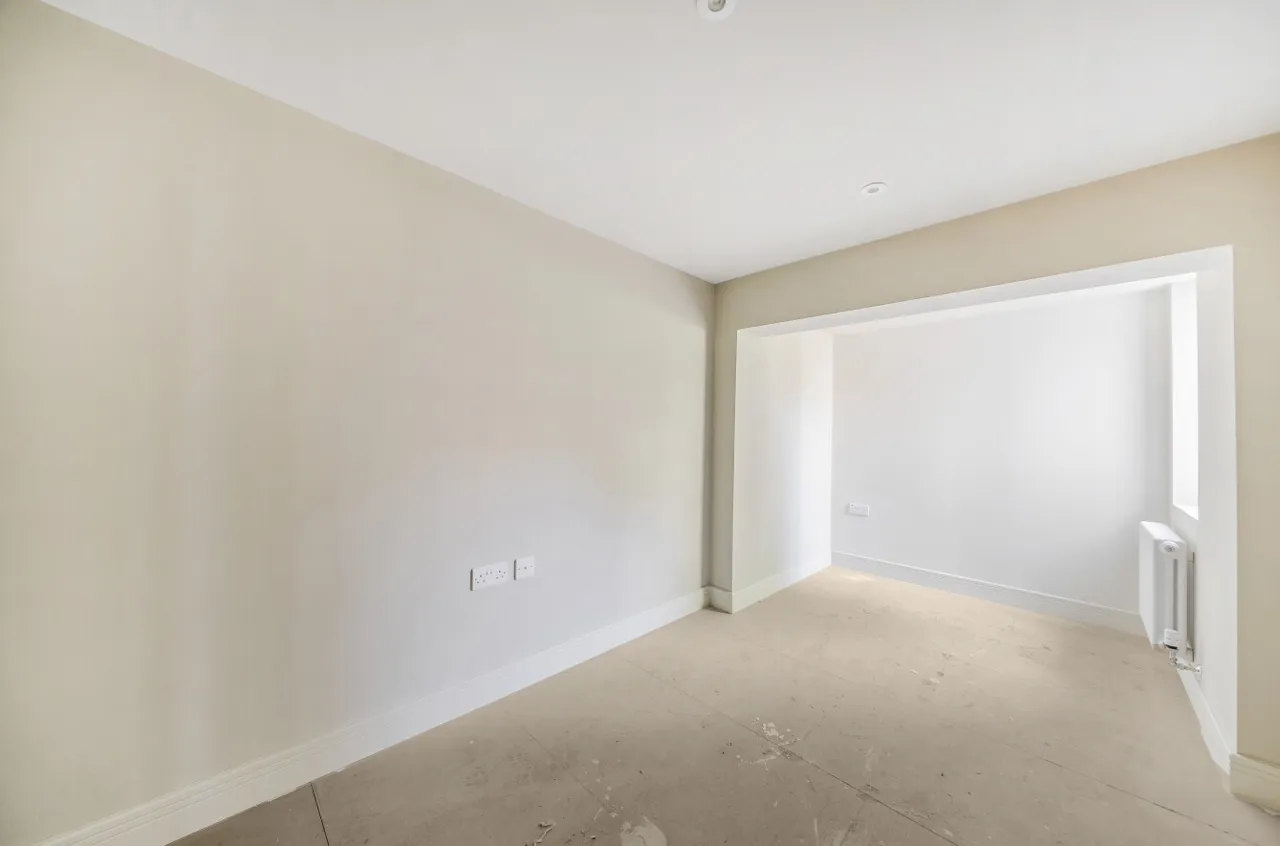 Nelson Road, PO5, photo 6