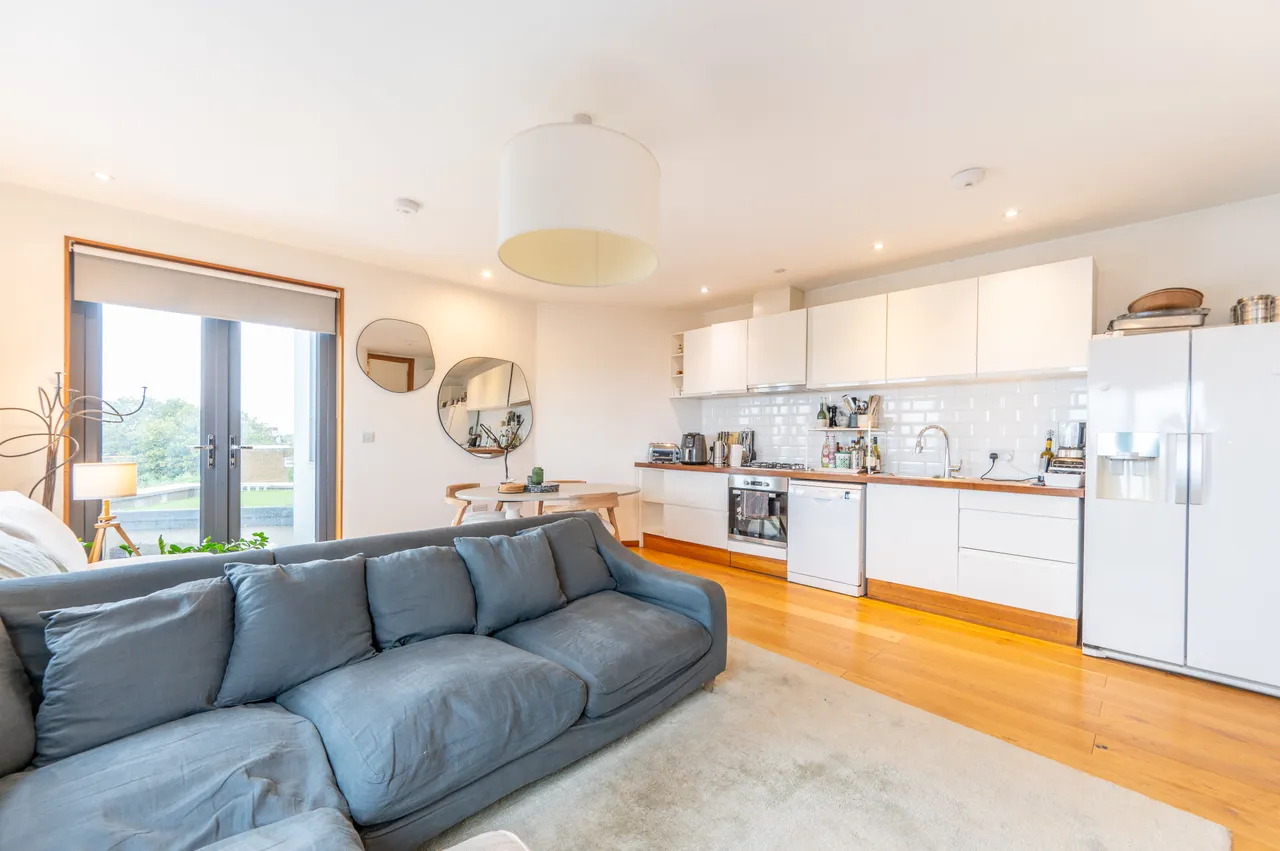 Flat 404, Kassinga House, London, photo 11