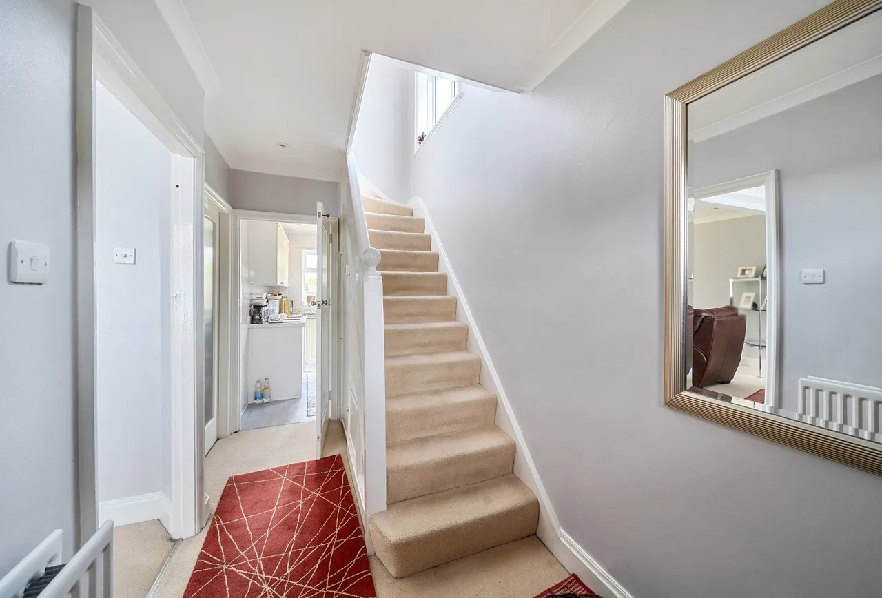 Holyrood Gardens, Edgware, HA8 5LR, photo 9