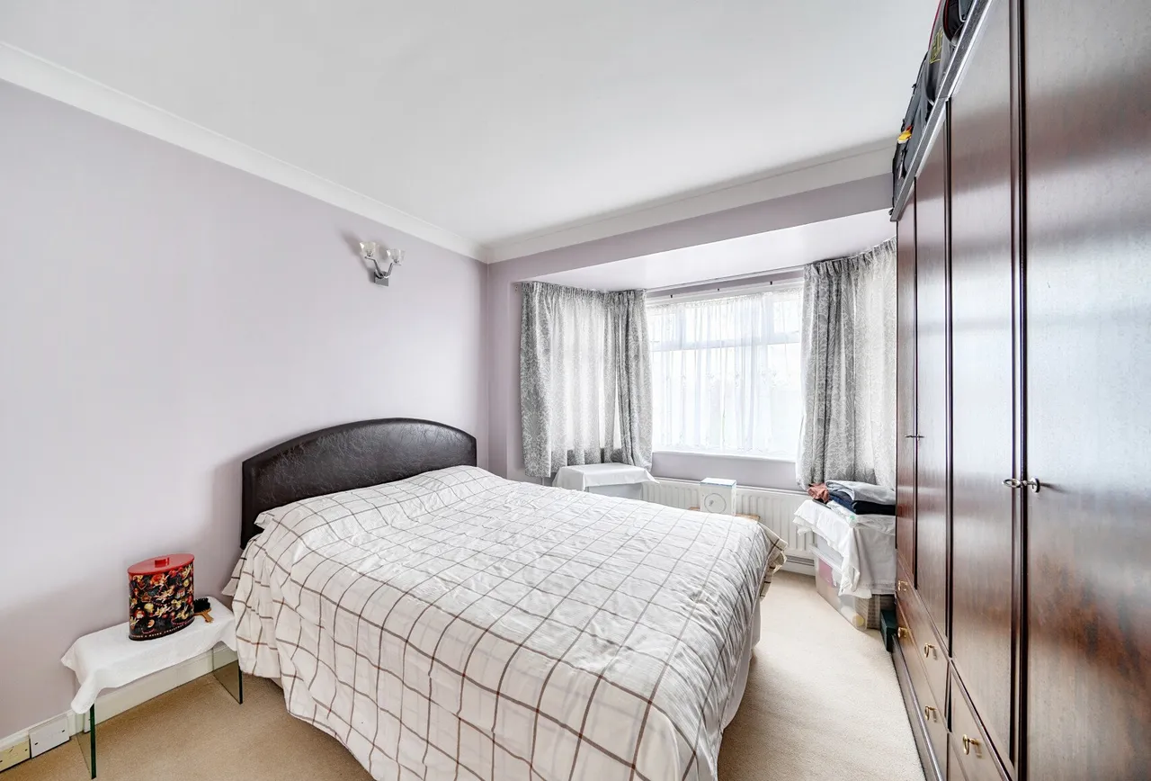 Holyrood Gardens, Edgware, HA8 5LR, photo 5